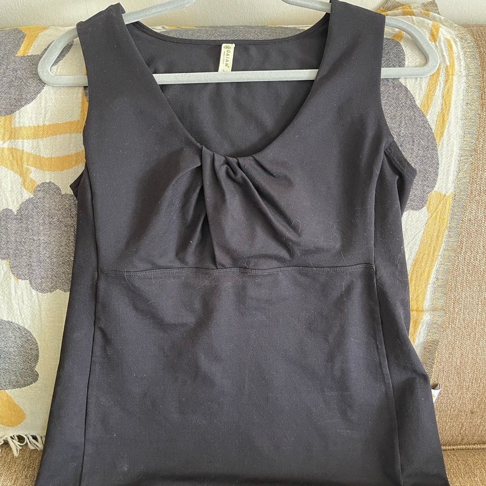 Gaiam black sleeveless top